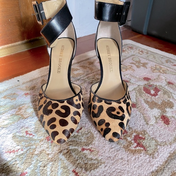 BRAND NEW LEOPARD & LEATHER WITH ANKLE STRAPS- HEELS!! - Picture 3 of 10